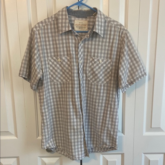 Gray Casual Button Down Shirt with Checkered Pattern - Picture 1 of 5